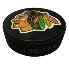 Шайба з символікою НХЛ  «Чикаго Блекгокс» .  Оригінальна шайба з водостійкою наліпкою.